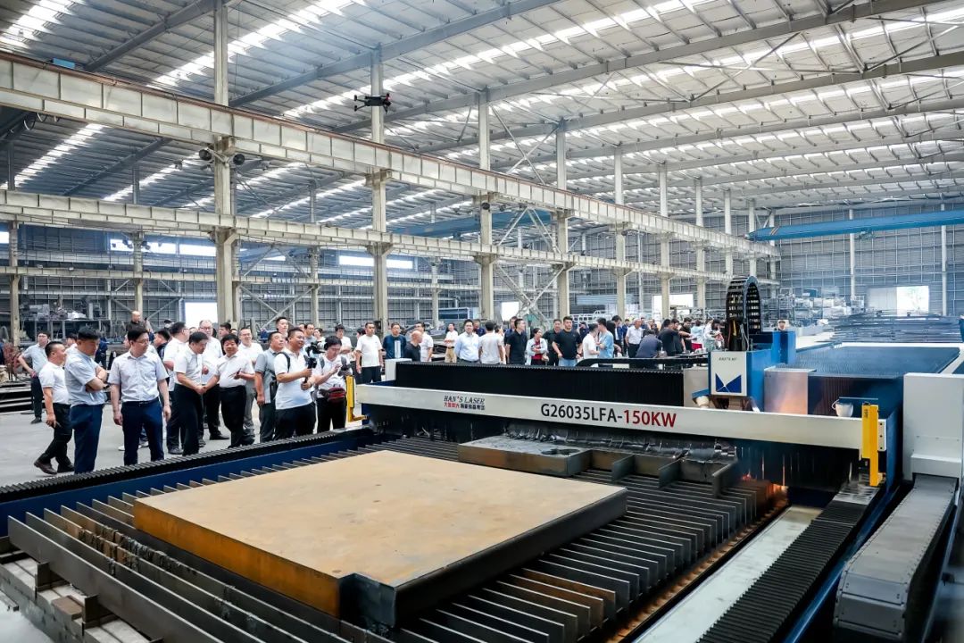 大族激光智能装备集团全球首台套150kW超高功率激光切割机正式交付