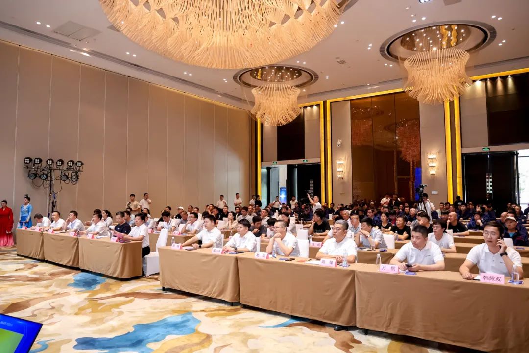 大族激光智能装备集团全球首台套150kW超高功率激光切割机正式交付