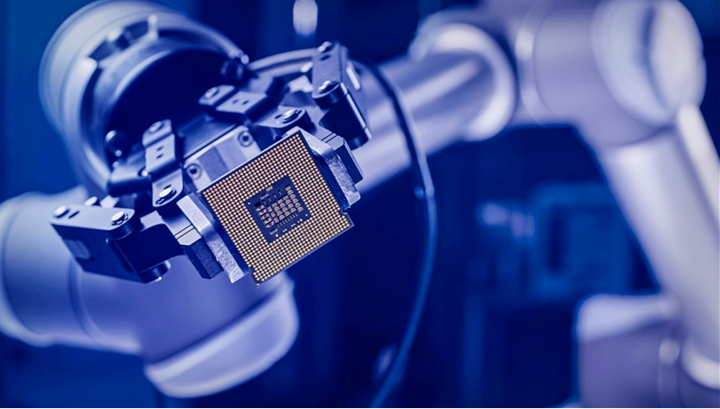 豪掷数十亿！这四大龙头加码光芯片赛道，国产替代“突围战”来了？