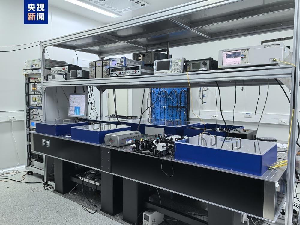 我国成功研制新一代500nm~2350nm波长量子基准